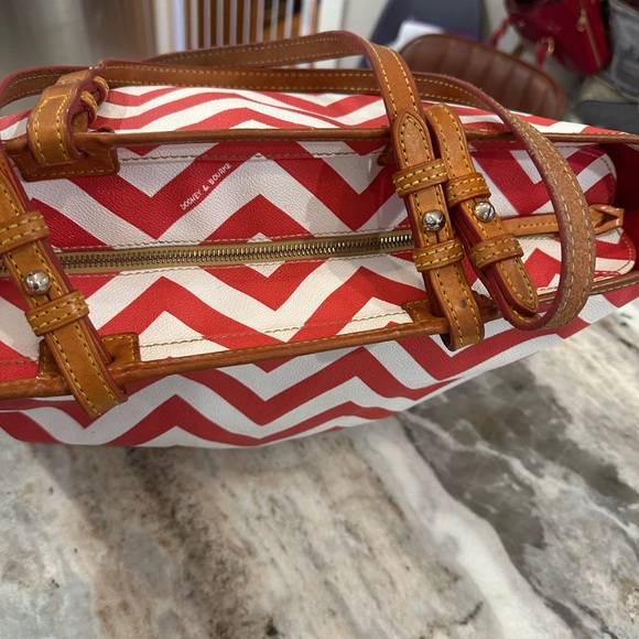 EUC Stunning RARE Chevron Dooney and Bourke large tote - Picture 11 of 12